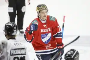 HIFK suli TPS:ää vastaan Nordiksella - tähtipelaajalta rehellinen tunnustus HIFK:n Daniel Mäkiaho