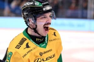 Tapparan ja Ilveksen välillä draamaa SM-liigassa – ilta tarjosi myös ulosajon