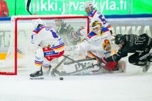Jokerit menetti kolmen maalin johdon SM-liigassa – Juuso Hahlin eväät syöty?