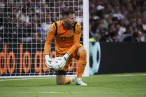 Maalivahdilta jäi Mestarien liigan peli väliin karmivan syyn takia – tuijotti aseenpiippua Peter Gulacsi, Villarreal