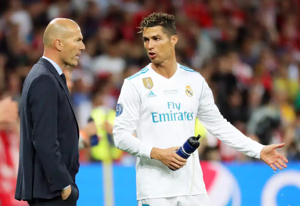 Cristiano Ronaldo ovet paukkuen ulos – Zinedine Zidane kommentoi soppaa Zinedine Zidane ja Cristiano Ronaldo