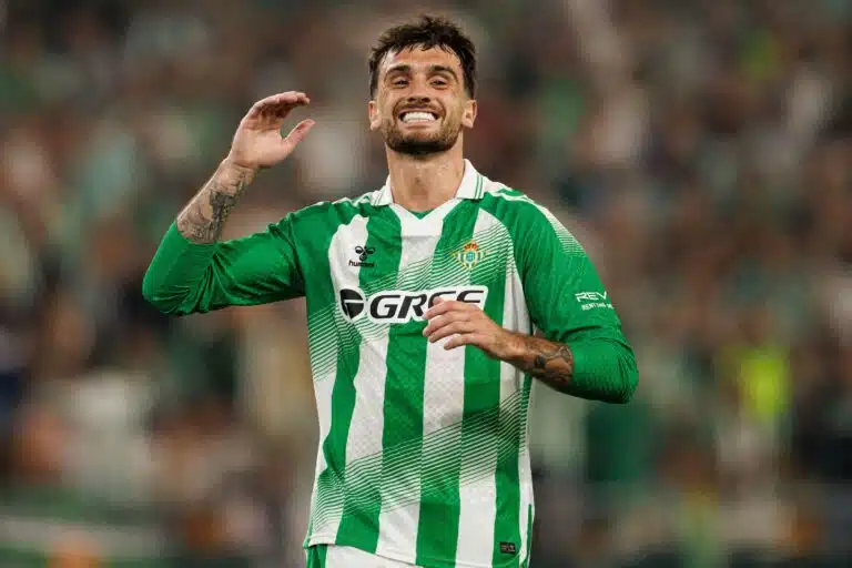 Troy Parrott Real Betisin paidassa