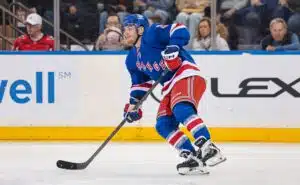 33-vuotias konkari sai yllättävän NHL-kutsun - tähtipelaaja telakalle Jonny Brodzinski New York Rangersin paidassa