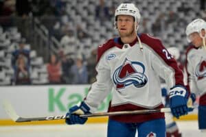 Colorado Avalanchen NHL-hyökkääjää kohtasi suuri suru – jää sivuun joukkueesta