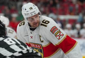 Kaksi suomalaispelaajaa yltänyt johonkin mihin kukaan muu ei ole pystynyt NHL:ssä
