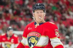 Barkovin Floridan tähtipelaaja teki NHL:ssä tempun, mihin on aiemmin pystynyt vain kaksi pelaajaa ennen häntä Brady Tkachuk, Florida Panthers