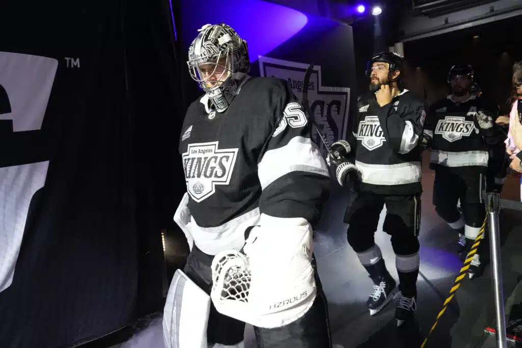 Suomalaispelaajien NHL-joukkue katastrofaalisessa vireessä Darcy Kuemper ja Drew Doughty