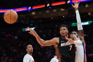 Miami Heatille karu tappio – supertähti lensi suihkuun ratkaisuhetkillä
