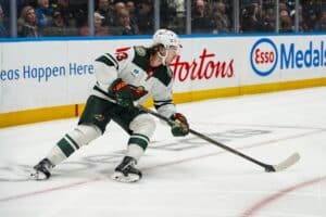 NHL-tähti Quinn Hughes sai tylyn vastaanoton Vancouverissa – vastasi historiallisella tavalla