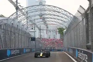 Max Verstappen yllätti Singaporessa - Kimi Antonellille paha pettymys Red Bullin Max Verstappen Singaporen GP:ssä 2026