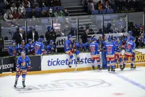 SM-liigasensaatio ryöstöretkellä - Jokerit pulassa Jokereiden vaihtopenkki