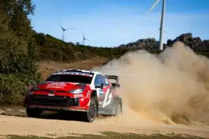 EK5: Sami Pajarilla raju isku päällä - ruotsalaista jo pelottaa Toyotan Sami Pajari Sardinian MM-rallissa 2026
