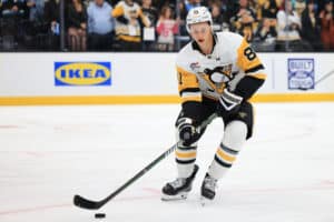 Sairauskohtauksen kesken lennon saaneen NHL-pelaajan tilasta tihkui lisätietoa