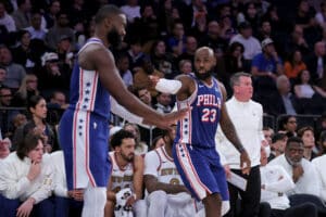 NBA-kausi käynnistyi – LeBron James kaatamassa mestaria