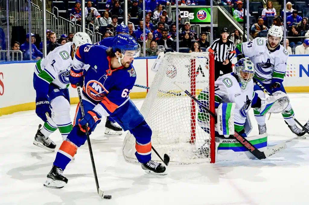 Suomalaistähti loistaa NHL:ssä parin vaikeamman kauden jälkeen - "Alkaa tuntua tosi hyvältä" Matias Maccelli, Leevi Meriläinen, 2026