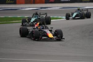 Max Verstappen jatkoi yli vuosikymmenen mittaista putkeaan – MM-taistelussa ratkaisun makua