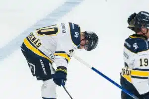 SHL-seura haluaa eroon hyökkääjästään – huhuillaan Suomeen Oskar Stål Lyrenäs, 2023