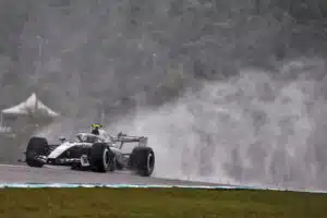 Talli pilasi Valtteri Bottaksen kilpailun heti alkuunsa Valtteri Bottas, 2026 Malesia